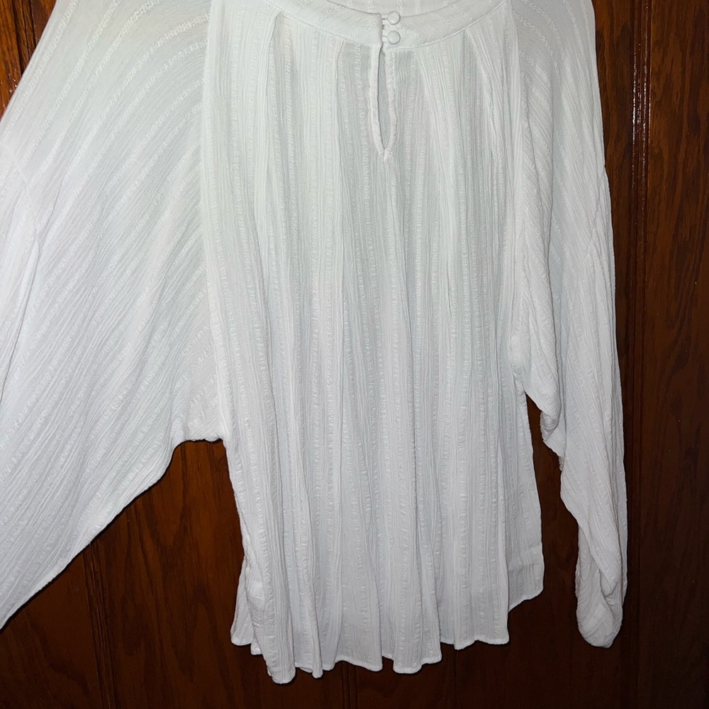 Universal Thread White Flowy Blouse - image 6